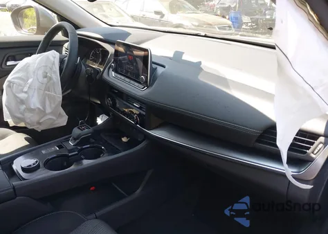 2025 Nissan Rogue Sv Intelligent Awd z USA, uszkodzony, nr VIN 5N1BT3BB0SC863619